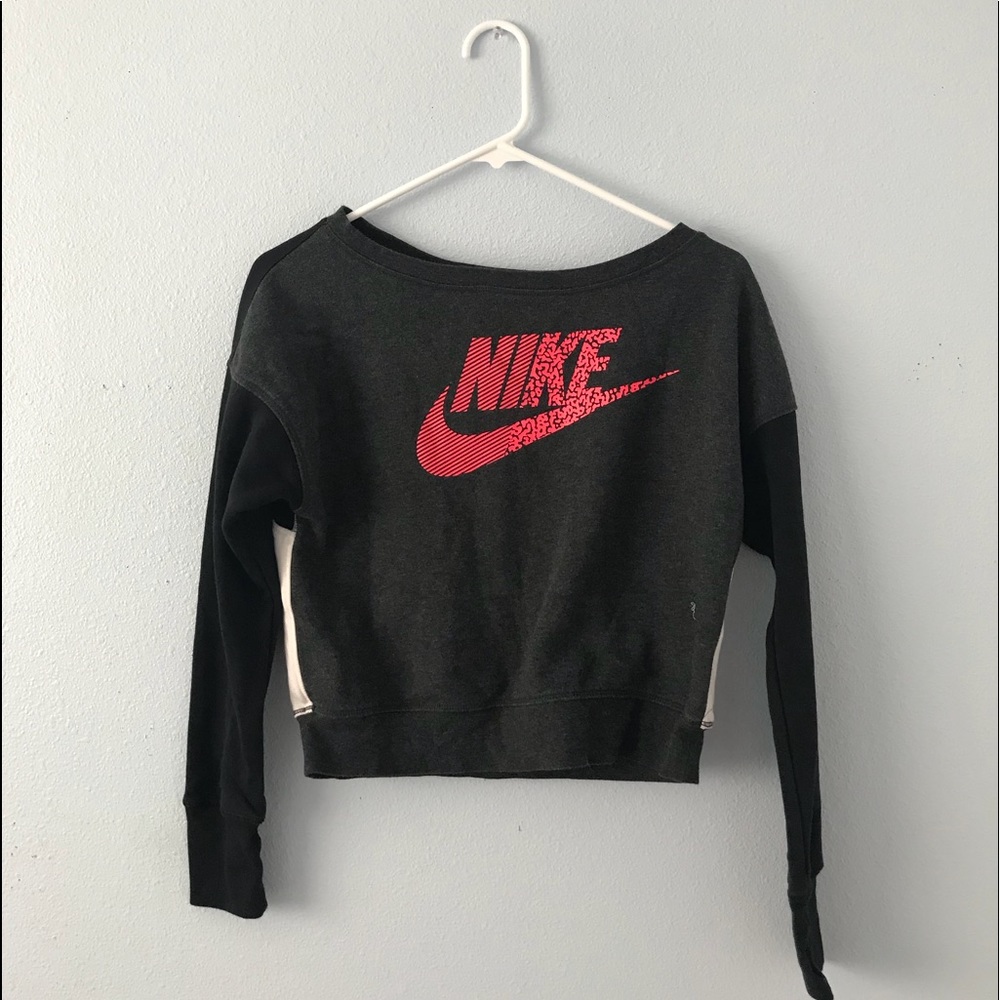 Nike Crop Top